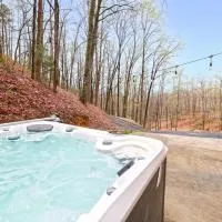 Couple Retreat Cabin-near Smoky Mountain Railroad-Hot Tub, hotel en Bryson City