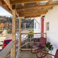 Historic Rockaway Beach Cottage: Rockaway Beach şehrinde bir otel