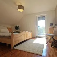 Moderne 70qm Wohnung nahe Würzburg, DAA, A3, A7, A81 in Fuchsstadt, hotel a Reichenberg