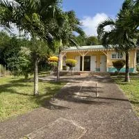 La petite maisonnette, hótel í Ducos