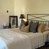 Cerca de Aeropuerto , bleseed house, hotel i Monte Adentro