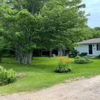 Cozy Country Vacation Home, hotel in Scoudouc