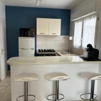 Charme C, hotel near Lyon - Saint Exupery Airport - LYS, Saugnieu