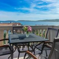 Apartment Damir, хотел в Бродарика