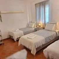 Nature House Almograve- Triple room with terrace and shared bathroom - Fishermen's Trail, hotel en Almograve