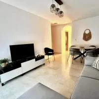 Hermoso apartamento de 2 dormitorios, gran terraza, vistas al mar y cerca de la playa "El Mirador de Coco"，托雷米勒的飯店