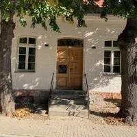 Ferienwohnung - Zu den zwei Linden, מלון בPenkun