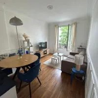 Appartement Cosy et agréable, hotell i Colombes