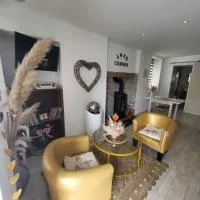 Une petite maison seulement pour 2, hotel en Montignat