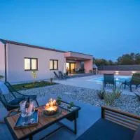 Villa Mindula ZadarVillas, Hotel in Sukošan