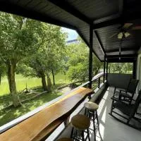 River House - Cottage with KY River View & Access, hotel a Wilmore