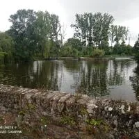 Repos au bord de l'eau, hotel din Nyoiseau