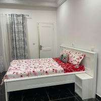 Studio Le Parisien, hotel near Agostinho-Neto International Airport - PNR, Pointe-Noire