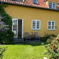 Smuk lejlighed med sundkig lige ved stranden, hotel em Snekkersten