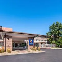 Comfort Inn & Suites Boulder، فندق في بولدر