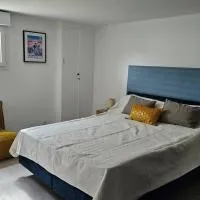 Appartement cosy neuf、Saint-Sornin-Lavolpsのホテル