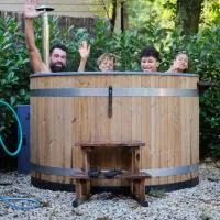 Forest Finest, luxe chalet met HOT TUB mooie overkapping en prachtige tuin met veel privacy, hotel u gradu Hoenderloo