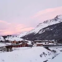 Appartement T2 neuf et moderne、Val Cenisのホテル