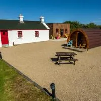 Geraghtys Farmyard Pods, hotel din Mayo