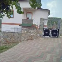 anjel home, מלון בPiskupat
