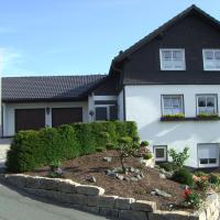 Ferienwohnung Astenpanorama, hotel in: Lenneplaetze, Winterberg