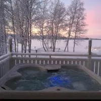Nellim Holiday Home, Sámi Village، فندق في Nellimö