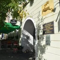 Akzent Hotel Goldner Hirsch，卡門茨的飯店