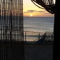 Casa cueva primera línea de playa en Sardina, hotel sa Gáldar