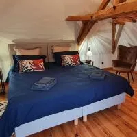 Chambre Hôtes-La mare aux étoiles, hotel en La Douze