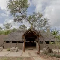 Amy's Camp at the Kevin Richardson Foundation、Dinokeng Game Reserveのホテル