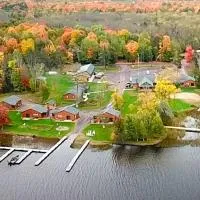 Lena's Northern Pines Resort, hôtel à Park Falls