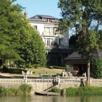 Maison de famille de charme en pleine nature en bord de rivière à 20 min d'Angers、Seiches-sur-le-LoirにあるAngers Loire Airport - ANEの周辺ホテル