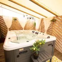 Studio les 2 fées - Jacuzzi - Forêt de Brocéliande, viešbutis mieste Montfort-sur-Meu