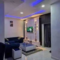 JKA 1-BEDROOM-Apart 24HRS POWER Unlimited WIFI , GARDEN PATIO AREA ,FREE DAILY HOUSEKEEPING, hotel u gradu 'Lagos'