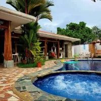 La CASA DE LA ABUELA – hotel w mieście Sucúa
