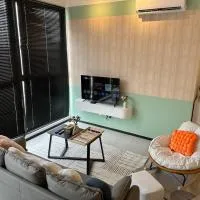 High Floor, 3BR 3queen bed, 2 parking, Urban Suites by XWHome, hotel a Jelutong