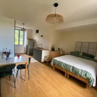 Cense des Possibles - studio "les champs", готель у місті Darcey