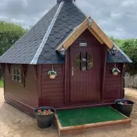 Glenwood glamping pod, hotel sa Morar
