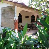 Bali Budget Beach Bungalow, hotelli kohteessa Candidasa