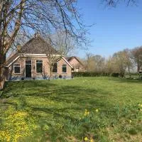 Studio in farmhouse Close to Giethoorn, hotell i Kallenkote
