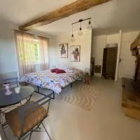 La Chambre A l Ombre du coteau, ξενοδοχείο σε Auriébat