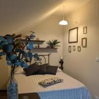 la nocciolina mansarda in centro, hótel í Cortemilia