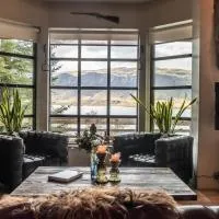 Aslundur Lakefront Villa、Vaðlækirのホテル