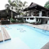Casa de Celestina Private Resort, hótel í Silang
