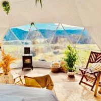 Glamping Hohe Wand - Kuppelzelt "Panoramablick" mit Sternenfenster, hotel v destinácii Maiersdorf