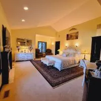 Villa Bellissimo FranTállia, hotel in Kelowna