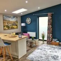 The Nicky Nook Cosy Private Hideaway Heart of Village, hotel in Ingleton 