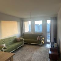 Fushe kosove pristina daire otel apart, hotel cerca de Aeropuerto internacional de Priština-Adem Jashari - PRN, Kosovo Polje