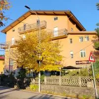 Hotel Veles, hotell i Querciola