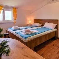 Rooms Sunny valley, khách sạn ở Krupa